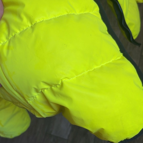 New unisex neon yellow DKNY winter coat. Size XXL - Picture 10 of 13